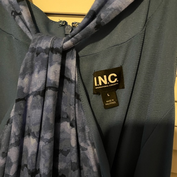 Blue Patterned Halter Dress - Picture 3 of 5